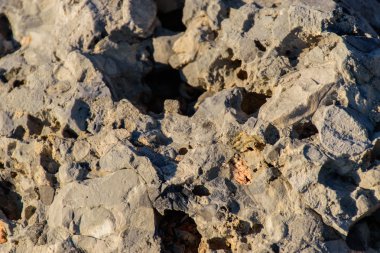 Gözenekli volkanik toprak