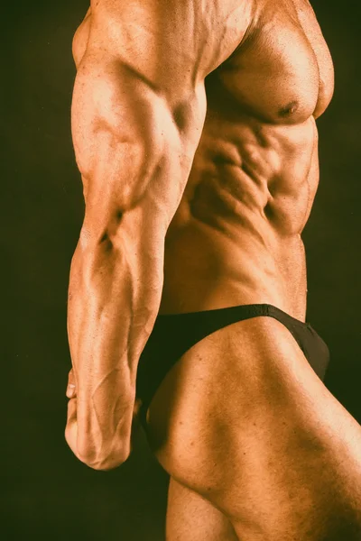 Bellissimo corpo maschile muscolare — Foto Stock