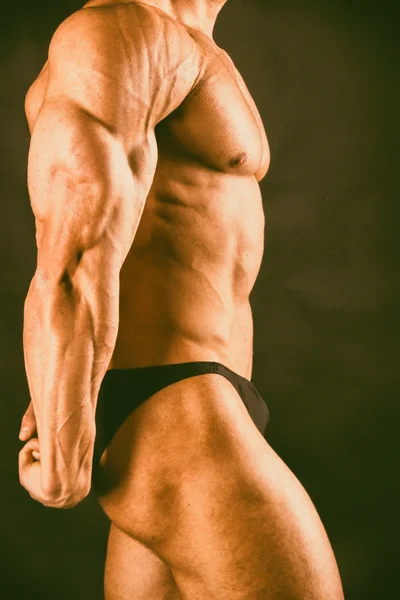 美しい筋肉男性の体 — ストック写真