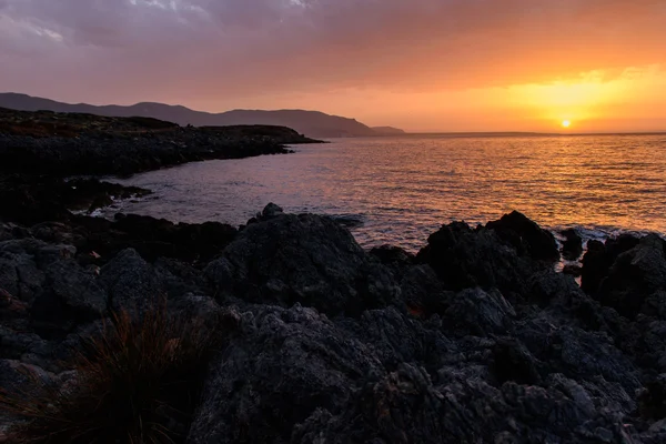 Hermosa puesta de sol en la costa de Creta —  Fotos de Stock