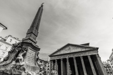 Konumlar Roma güzel bir şehirdir. İyi yolculuklar.