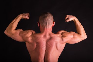 Siyah duygusal vücut geliştirmeci