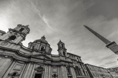  Konumlar Roma güzel bir şehirdir. İyi yolculuklar.