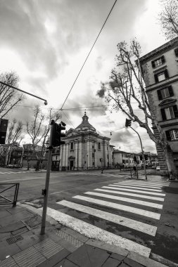  Konumlar Roma güzel bir şehirdir. İyi yolculuklar.