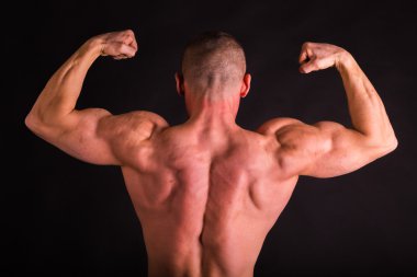 Siyah duygusal vücut geliştirmeci