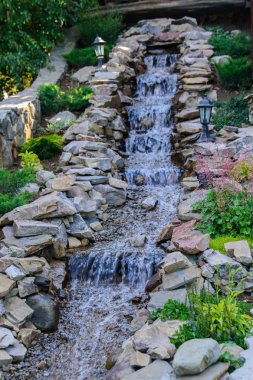 Güzel çiçeklerle peyzaj