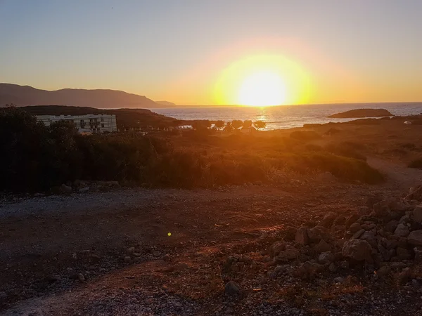 Prachtige zonsondergang op de noordkust van Kreta — Stockfoto