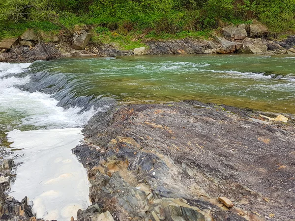 Mountain river rocks and slate — Stock Photo, Image