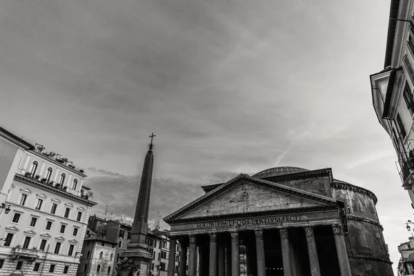 Attractions Rome est une belle ville. Agréable voyage . — Photo