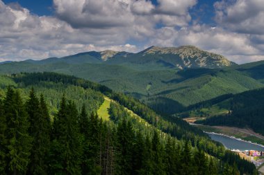 Dağlarda güzel doğa