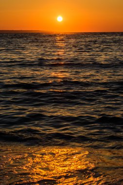 Denizde gün batımı
