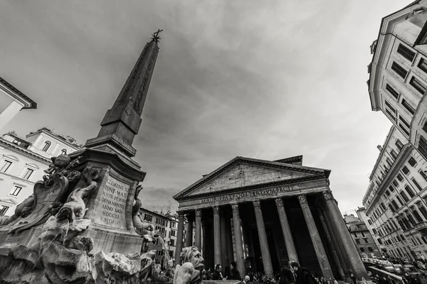 Atrações Roma é uma bela cidade. Boa viagem. . — Fotografia de Stock