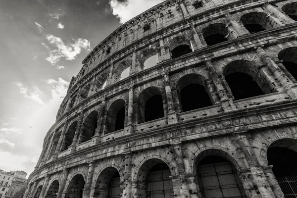 Coliseo. Construcción del anfiteatro más grande de todo el mundo antiguo . — Foto de Stock