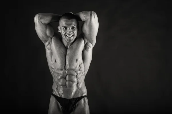 블랙에 아름 다운 근육 질 몸매 — 스톡 사진