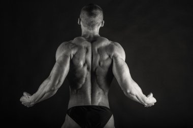 Vücut geliştirmeci ait siyah-beyaz fotoğraf