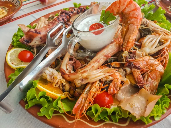 Shrimp and other seafood — Stock Photo, Image