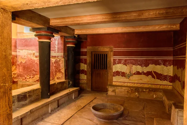 CRETE - 20 de mayo: Grecia.Los interiores del palacio minoico. Mayo — Foto de Stock