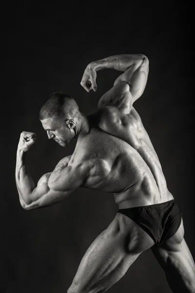 Bodybuilder goffrato foto in bianco e nero — Foto Stock