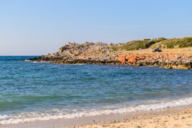 Güzel bir plaj şezlong ile