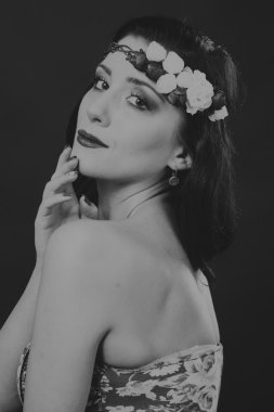 Gizemli esmer siyah beyaz