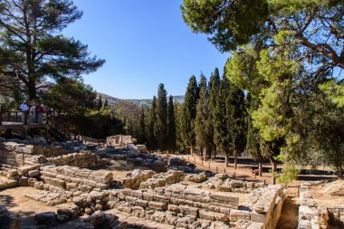 Crete harabelerde. Güzel bir şehir.