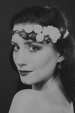 Gizemli esmer siyah beyaz