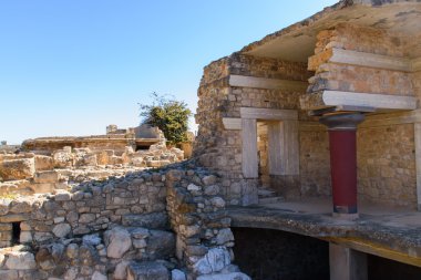 Crete harabelerde. Güzel bir şehir.