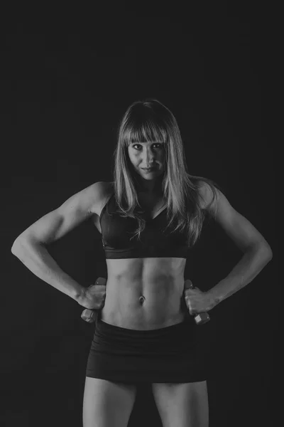 Chica entrenada en negro — Foto de Stock