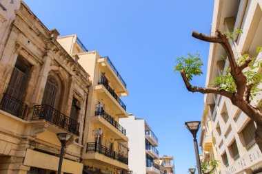 Mimari Kandiye. Güzel bir şehir.