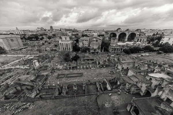 Roman forum. Beautiful city. — Stock Photo, Image