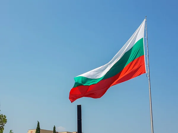 Viftande flagga Bulgarien — Stockfoto