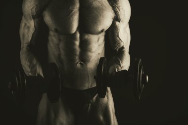 Siyah büyük vücut geliştirmeci