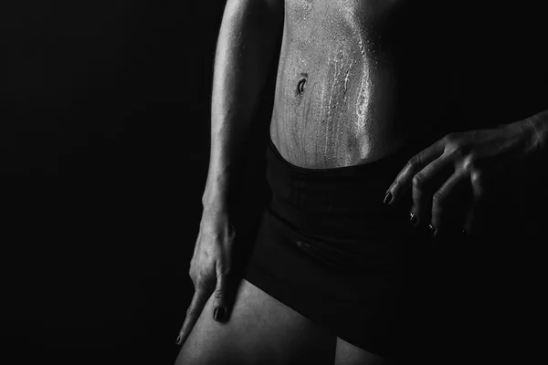 휘트니스 여자 블랙에 포즈 — 스톡 사진