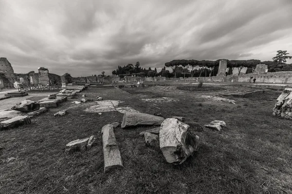 Ongelooflijke ruïnes van het Forum Romanum — Stockfoto