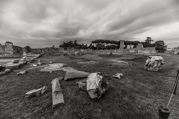 Ongelooflijke ruïnes van het Forum Romanum — Stockfoto