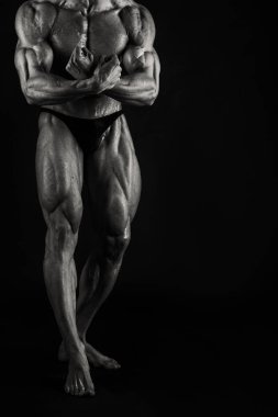 Gösterilen onun sırt ve pazı kas, kişisel fitnes vücut geliştirmeci