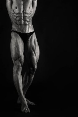 Gösterilen onun sırt ve pazı kas, kişisel fitnes vücut geliştirmeci