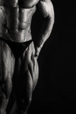 Gösterilen onun sırt ve pazı kas, kişisel fitnes vücut geliştirmeci