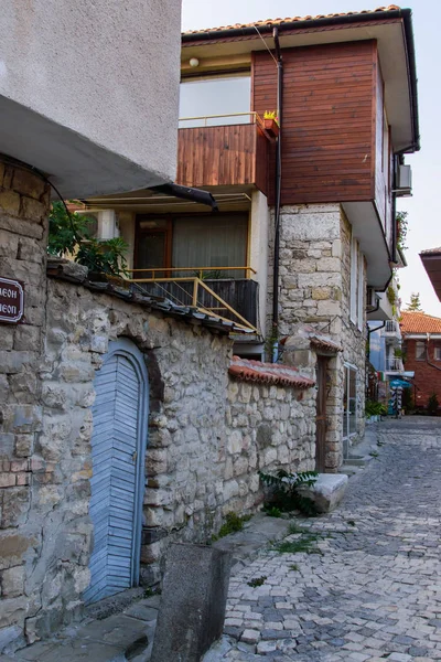 Antigua arquitectura bulgaria. Las atracciones de la ciudad . — Foto de Stock