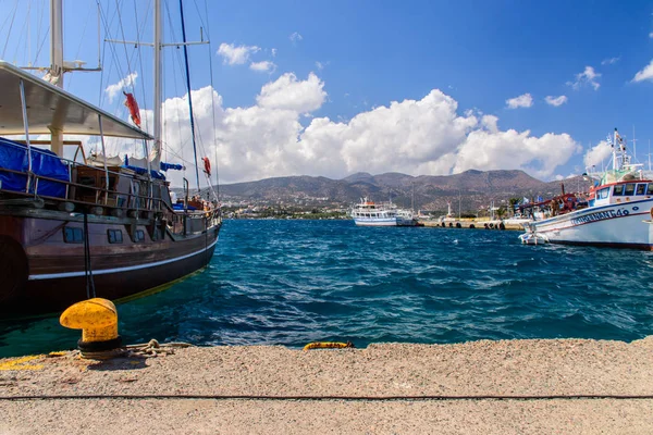 05.20.16. Heraklion, Crete, Greece. A view of the beautiful harb — Stock Photo, Image