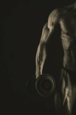 Yakışıklı güç atletik erkek