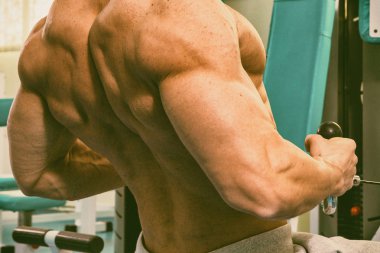 Güçlü bir adam bir fitness Club