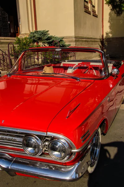 07.12.16. Bucarest Rumania. Chevrolet Impala de lujo en el brillo — Foto de Stock