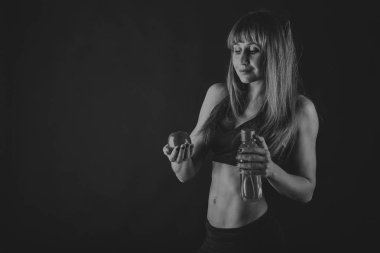 Güzel kadın vücut egzersiz kıyafetleri