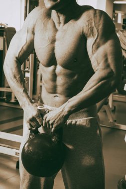 Adam ağırlık vasıl belgili tanımlık jimnastik salonu ile nişanlandı