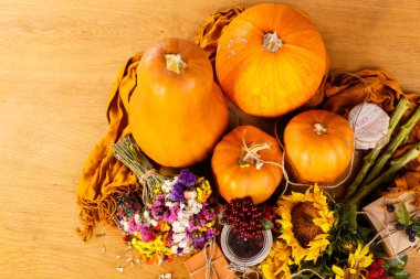 Bal kabağı ile natürmort. Sonbahar natürmort bir Halloween onları