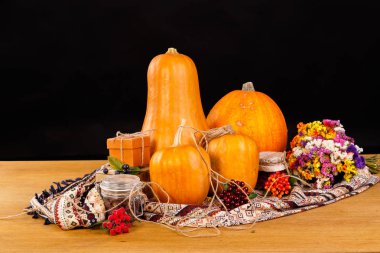 Bal kabağı ile natürmort. Sonbahar natürmort bir Halloween onları