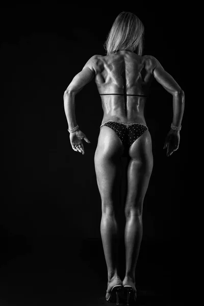 Fitness vrouw in sexy sport kleding — Stockfoto