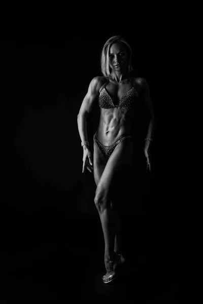 Mujer fitness en ropa deportiva sexy — Foto de Stock