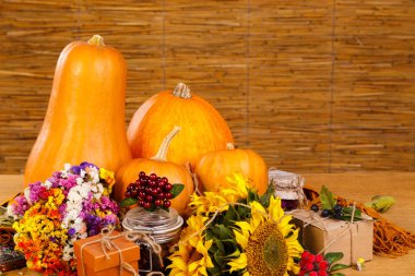 arka plan ile Halloween balkabağı